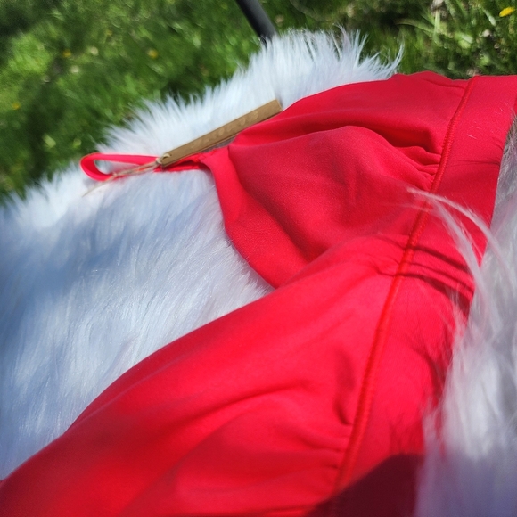 SKIMS Fits Everybody Triangle Crossover Bralette in Ultra Pink size XS NWT - Picture 3 of 5